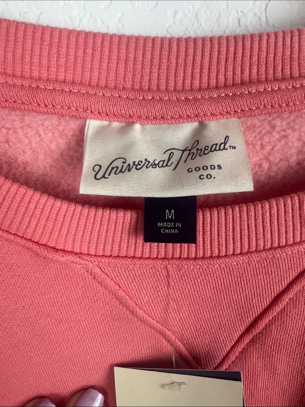 Universal Thread Coral Pink 'mon chérie' Graphic Sweatshirt women’s Size M - Picture 2 of 7